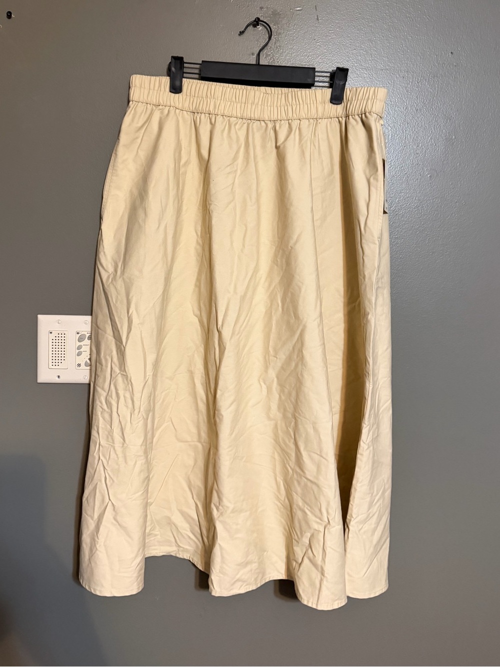 A New Day Cream Midi Skirt Women's Size L Pull On Elastic Waist Pockets NWT